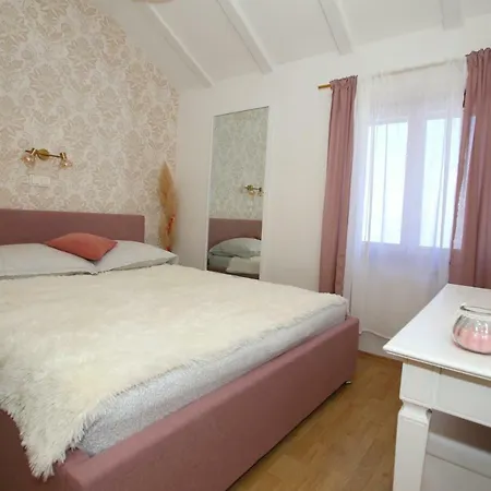 Holiday home Vacation Silvy Dobrec